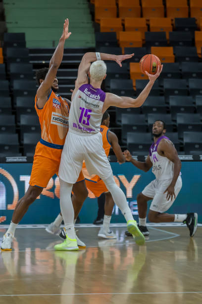 困境中的人 困境中的人