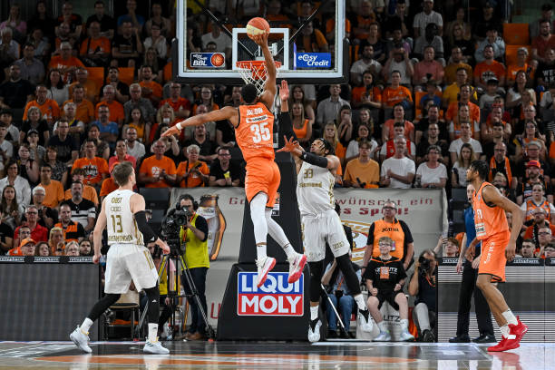 了许多轻松 了许多轻松