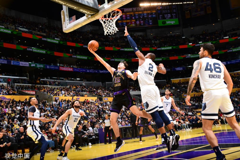 中脱颖而出 中脱颖而出